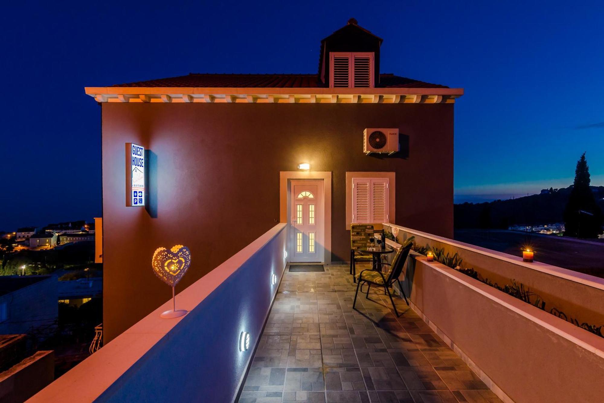 Guest House Nikolina Ragusa Esterno foto